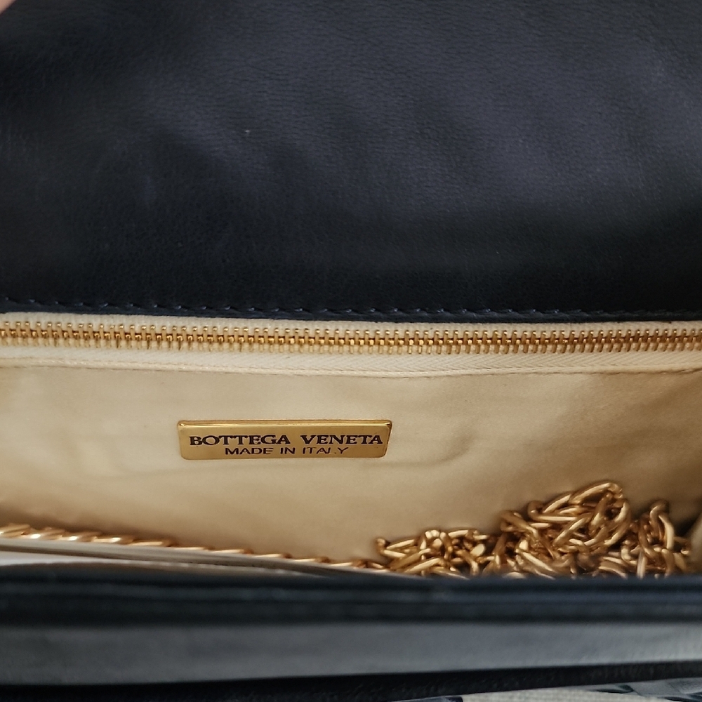 Bottega Veneta Intrecciato Navy Blue Woven Leather Clutch - Picture 3 of 16